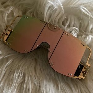 Flat top mirror sunglasses new item never worn